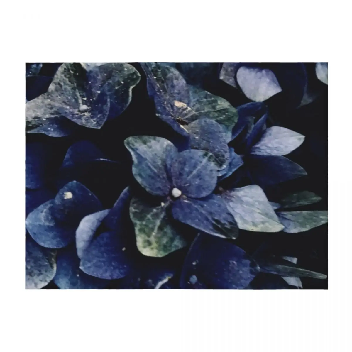Dark Blue Hydrangea Floral Throw Blanket Sleeping Bag Retros Luxury manga Blankets
