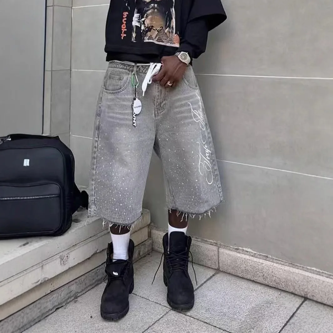 

American Retro High Street Washed Denim Shorts for Both Men and Women Straight Leg Wide Leg Cropped Pants with Distressed Design