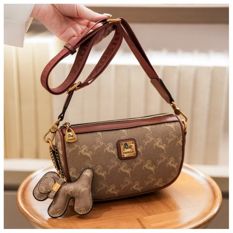 

Women's Handbag Made Of Wildcat-Print Leather Featuring Trendy Luxembourg Spacious Soft Daily Modern Look