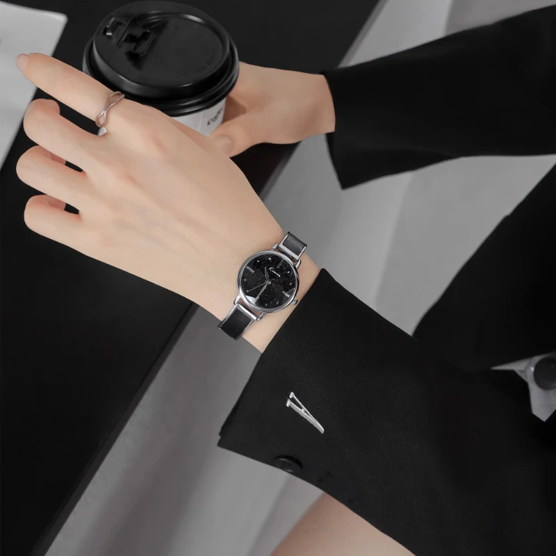 ผู้หญิงหรูหราหรูหรานาฬิกาแบรนด์เฉพาะนักเรียน 2025 เทรนด์แฟชั่นใหม่ที่เรียบง่ายนาฬิกาควอทซ์กันน้ําของขวัญวันเกิด