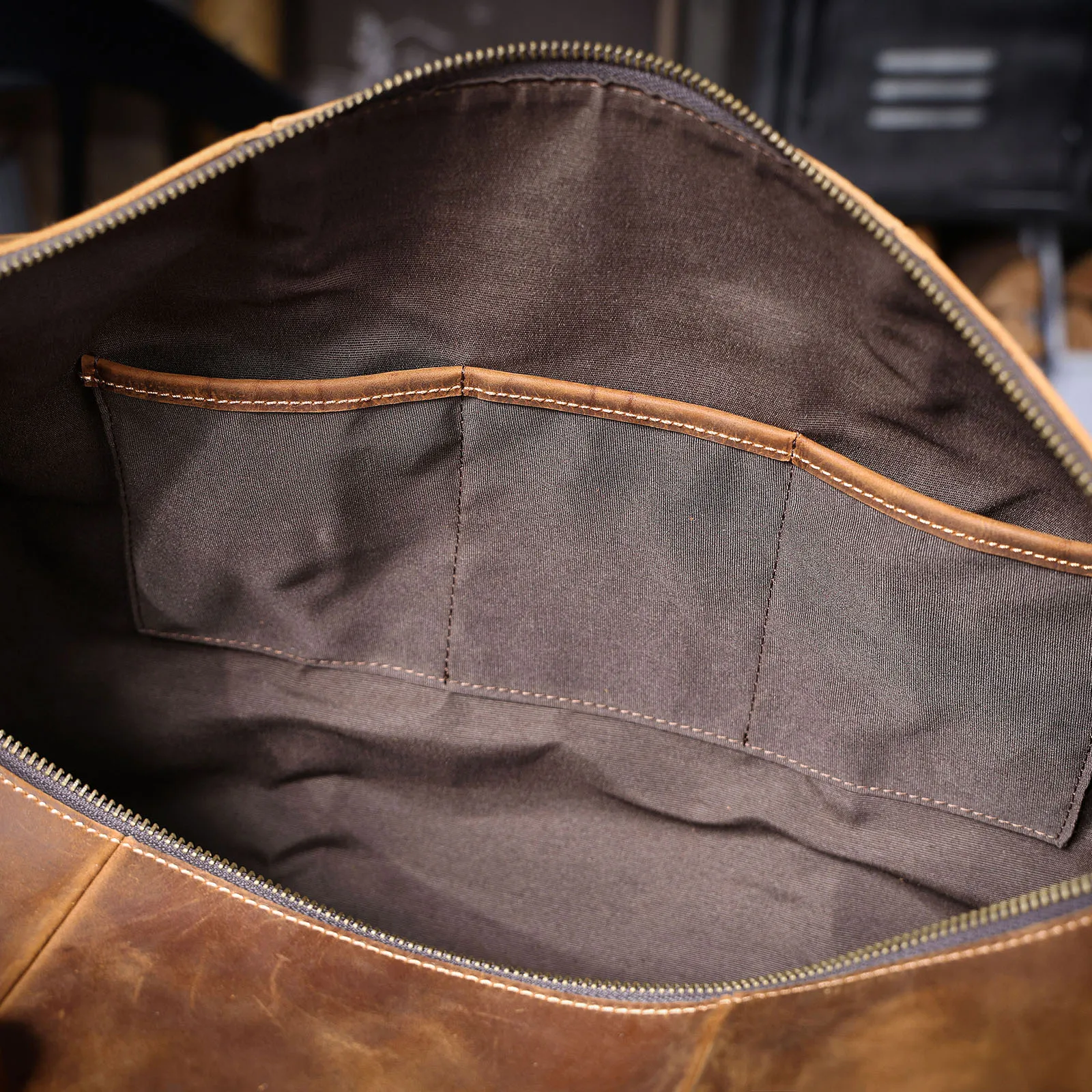 S.WORKER Vintage Vollnarbenleder Herren-Reisetasche Handgefertigte Weekender-Reisetasche – Detail 22
