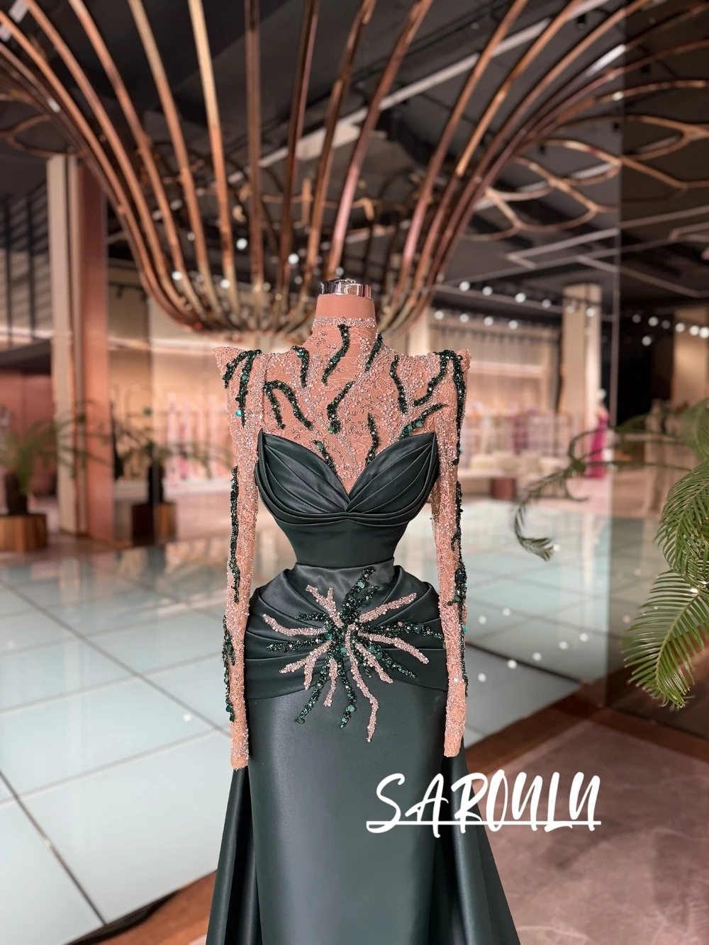 

2026 Celebrity Sequined Mermaid Evening Dress Flowing Satin Train Customized Elegant Vintage Long Sleeved Ruched Cocktail Gown