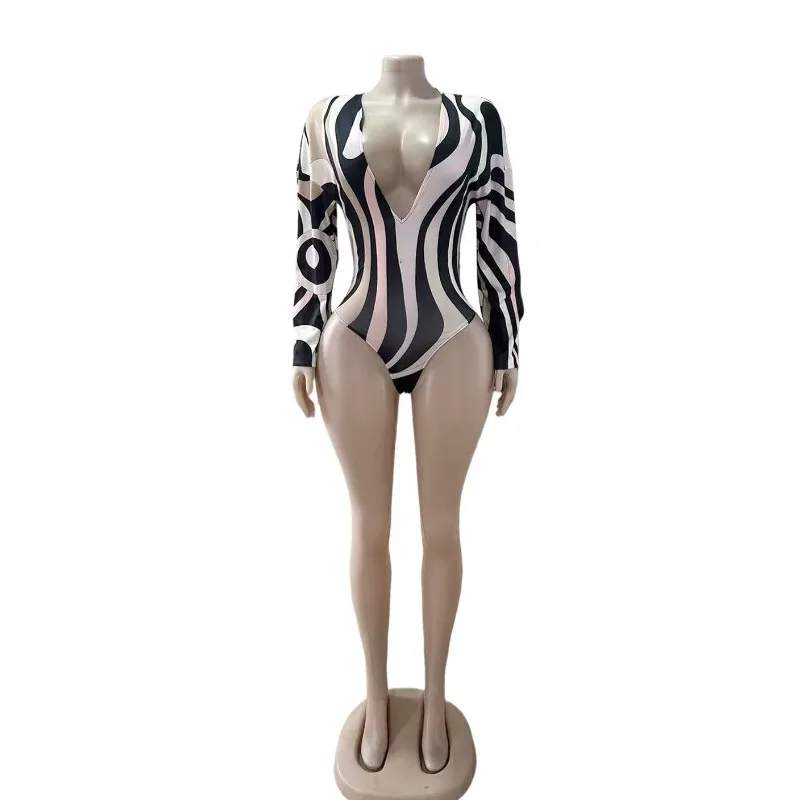 Fitness Vrouwen 2-delige set Gestreepte bedrukte sweatshirts met lange mouwen Skinny Biker Shorts Bijpassende set 2025 Zomer Sexy Party Outfit