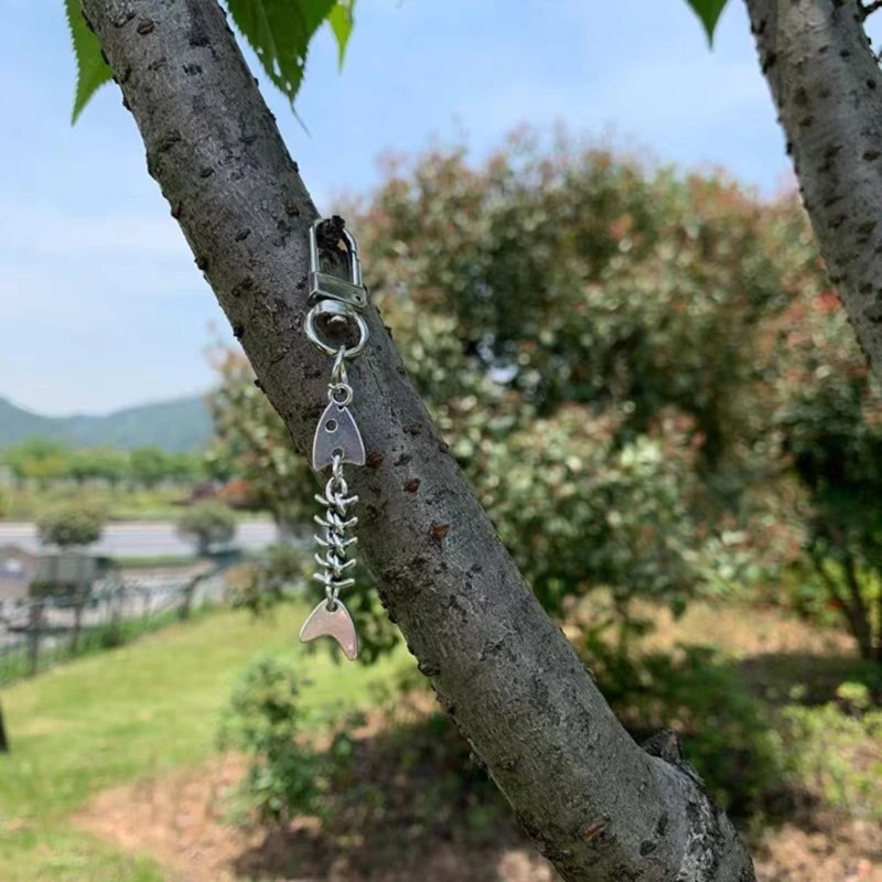 Porte-clés en forme d'arête poisson en métal, ornement, pendentif pour à main, à 652F