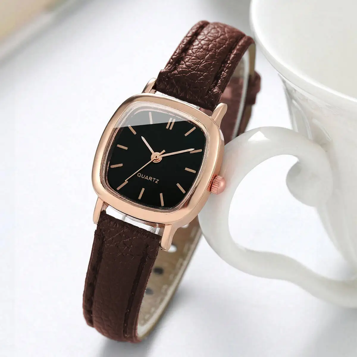 

Fashion Small Dial Women Watches Simple Strap Band Ladies Quartz Wristwatches（Without Box）