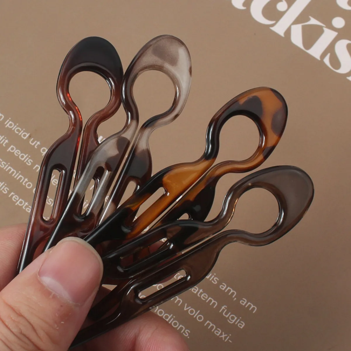 

New Fashionable Hairpin Headpiece for Women Lazy Hair Spinner Curling Tool U-shaped American Double Insertion Mother's Day Gift