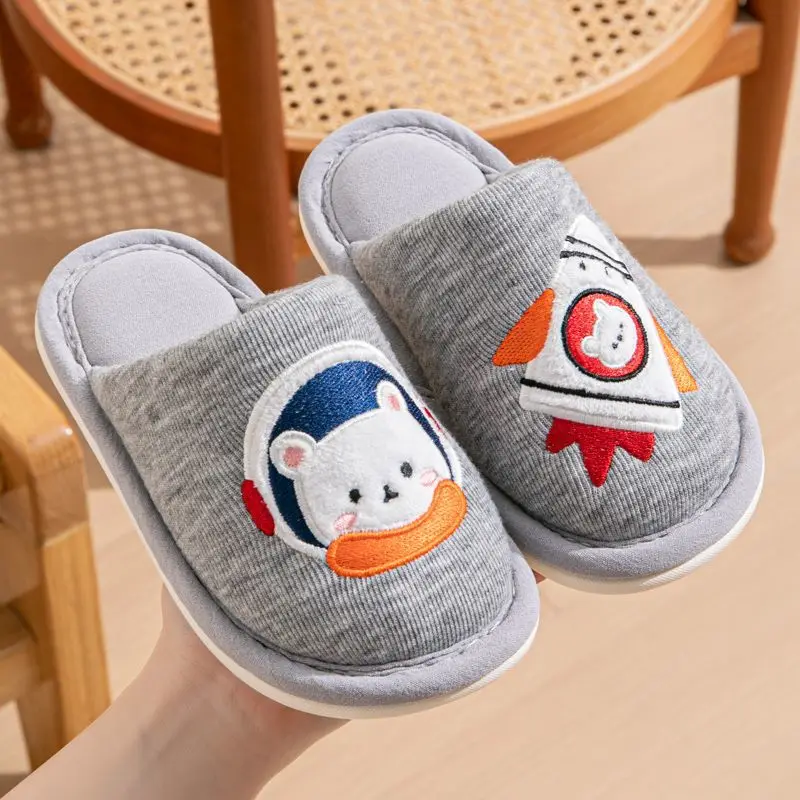 

Boys Cotton Slippers Kids Warm Non Slip Indoor Shoes Closed Toe Home Slippers for Big Children Autumn Winter