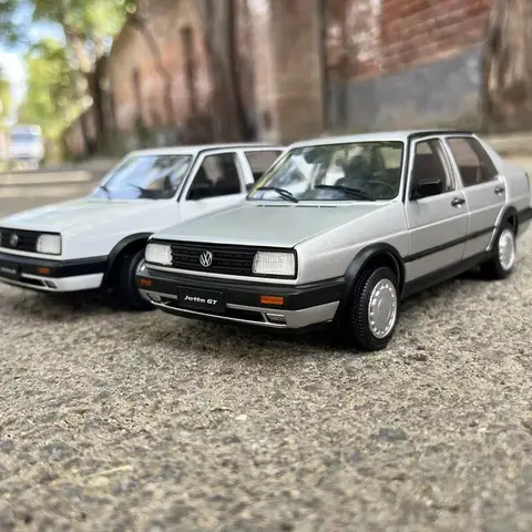 1:18 VW Jetta GT MK2 Alloy Classic Car Model Diecast Metal Retro Old Vehicles Car Model Simulation Childrens Toy Gift Decoration