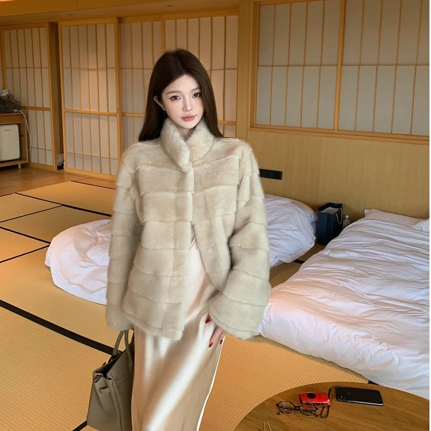 Retro American Style Stand Collar Women's Coat Winter New Integrated Leather And Fur Warm Pure Color Environmental Protection...
