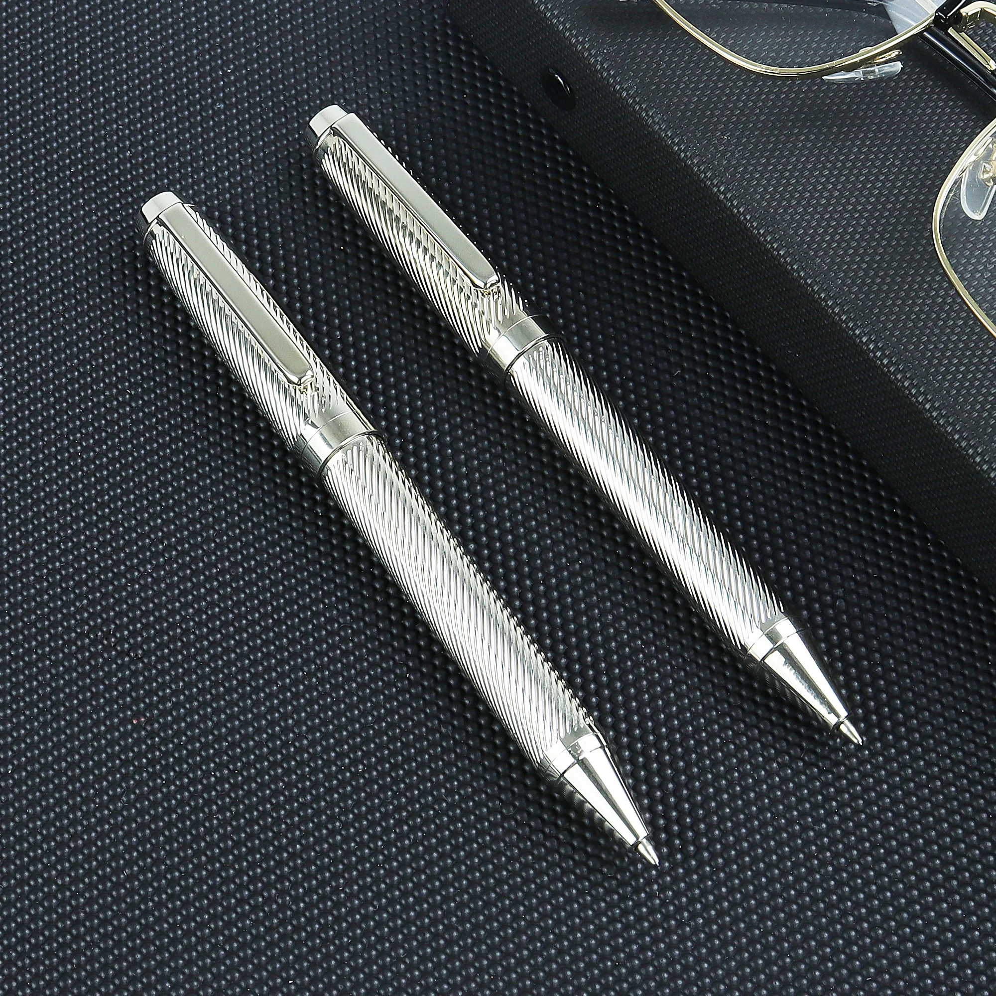 2 Pcs Luxury Silvery Metal Ballpoint Pen,Exquisite Twill Pen Body,2 Gift Boxes Optional ,Black Ink,Office School Stationery