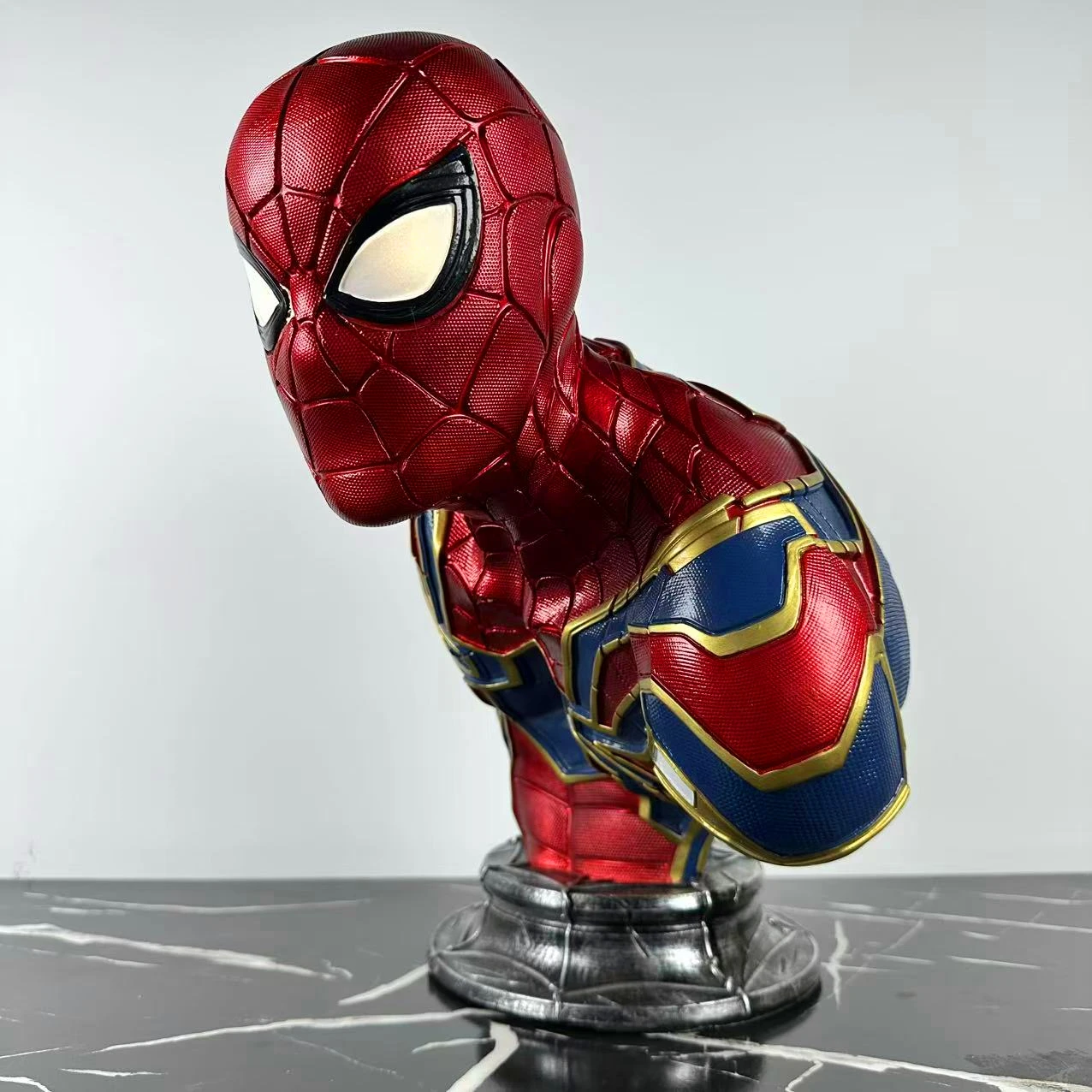 Figura de película The Avengers de 36cm, modelo de resina periférica de Spider-Man, adornos de decoración de escritorio, juguete de regalo de Navidad para niños