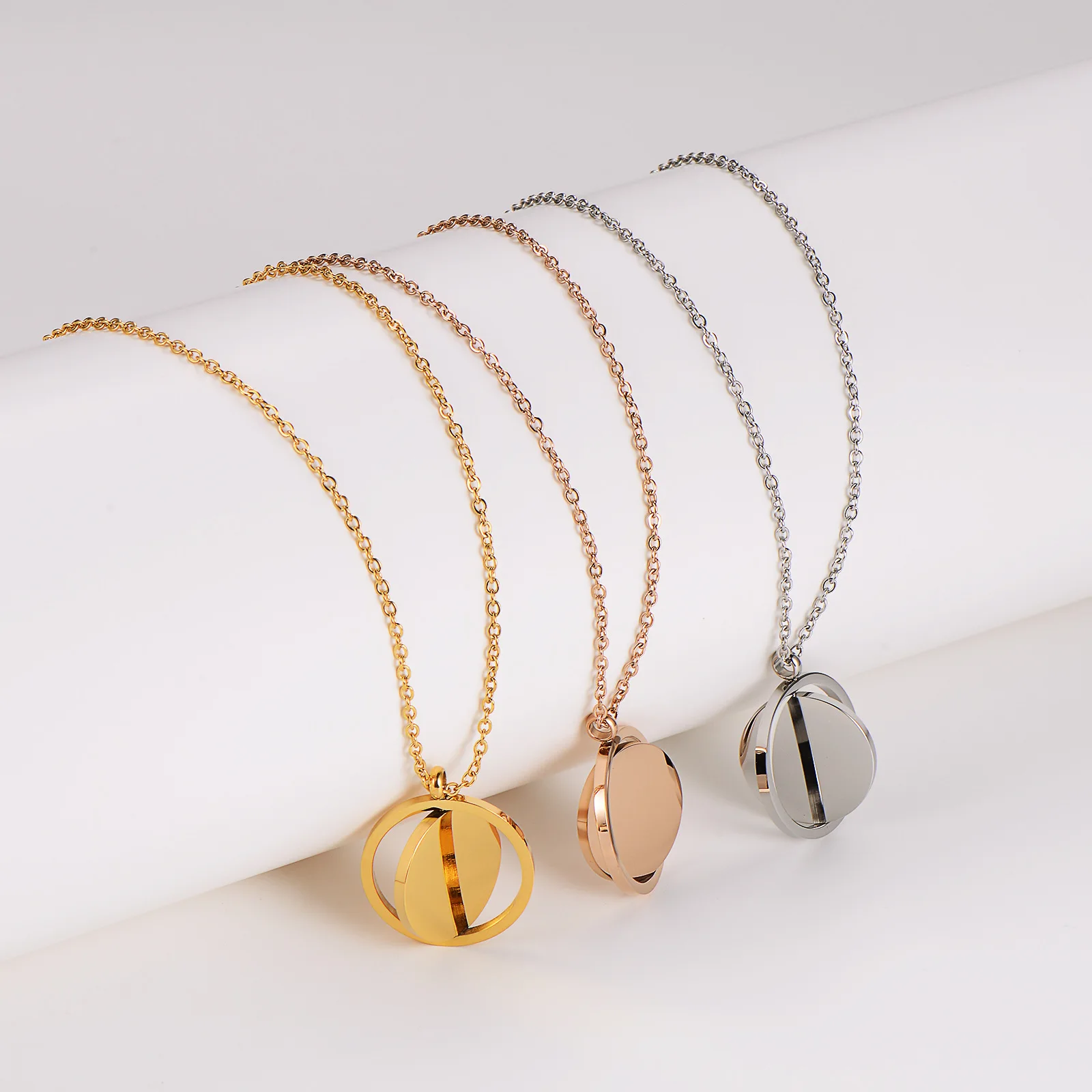 Custom Picture Name Round Necklace Stainless Steel Personalized Engrave Photo Coin Pendant For Woman Mother‘s Day Jewelry Gift