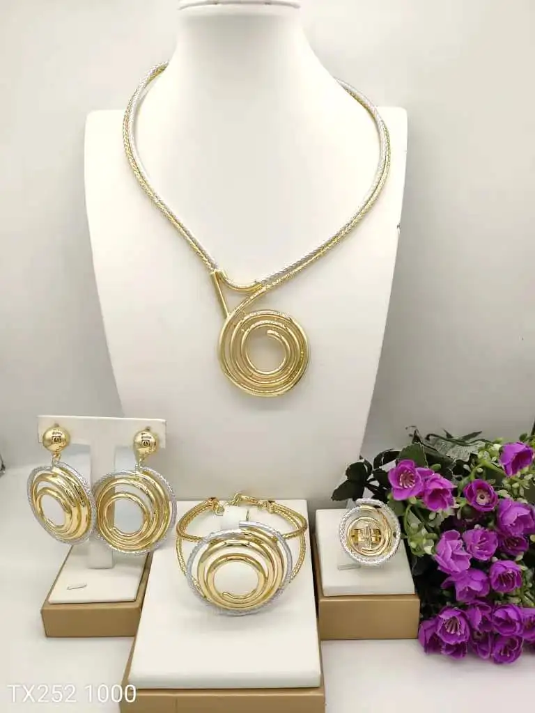 

Yulaili new gold-plated Medusa jewelry four-piece luxurious personality Dubai noble mother necklace Bride wedding earrings ring