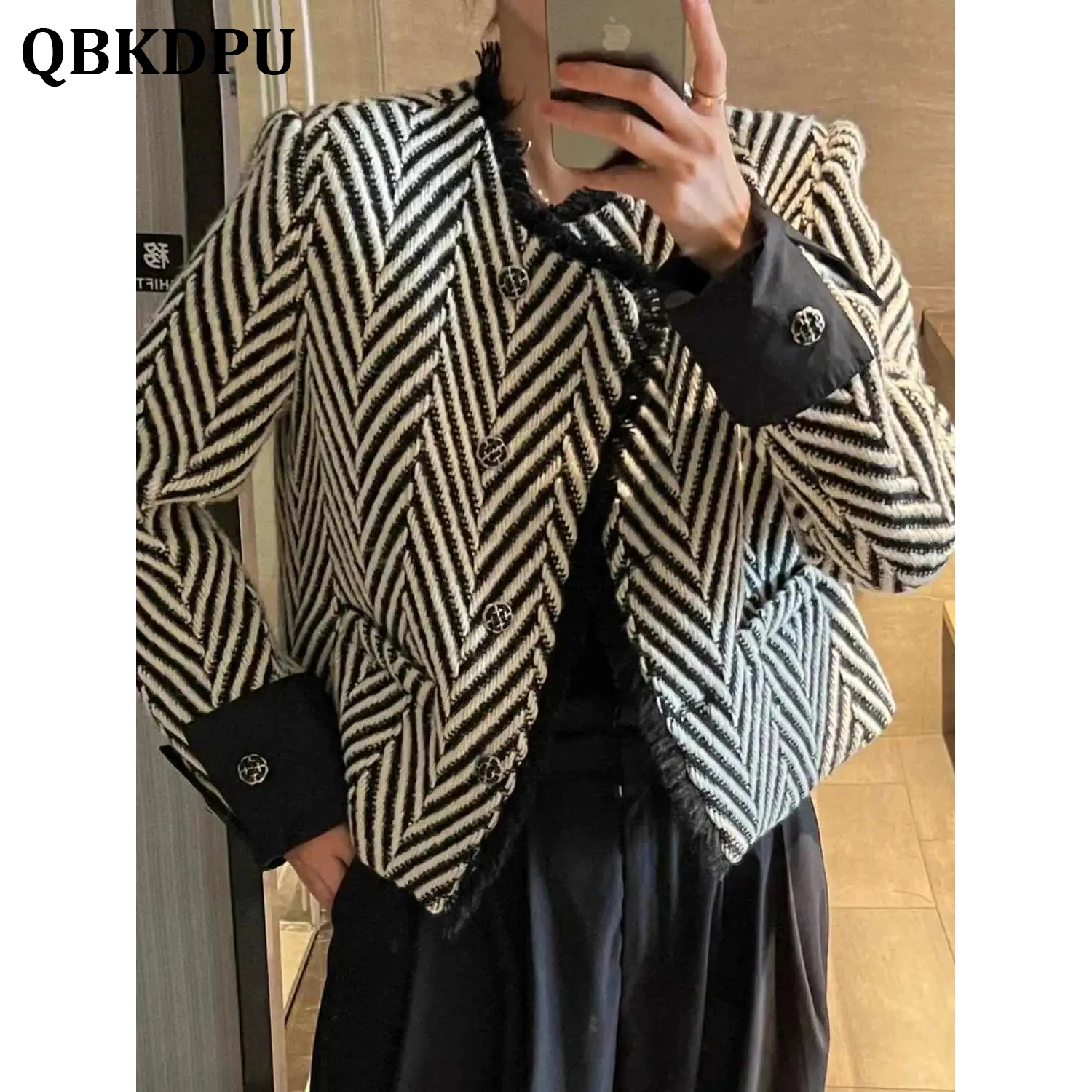 

Vintage Stripe Design Tweed Cropped Jacket Women Korean Fringe Woolen Weave Short Coat Elegant Luxury Chic Chaquetas Mujer 2022