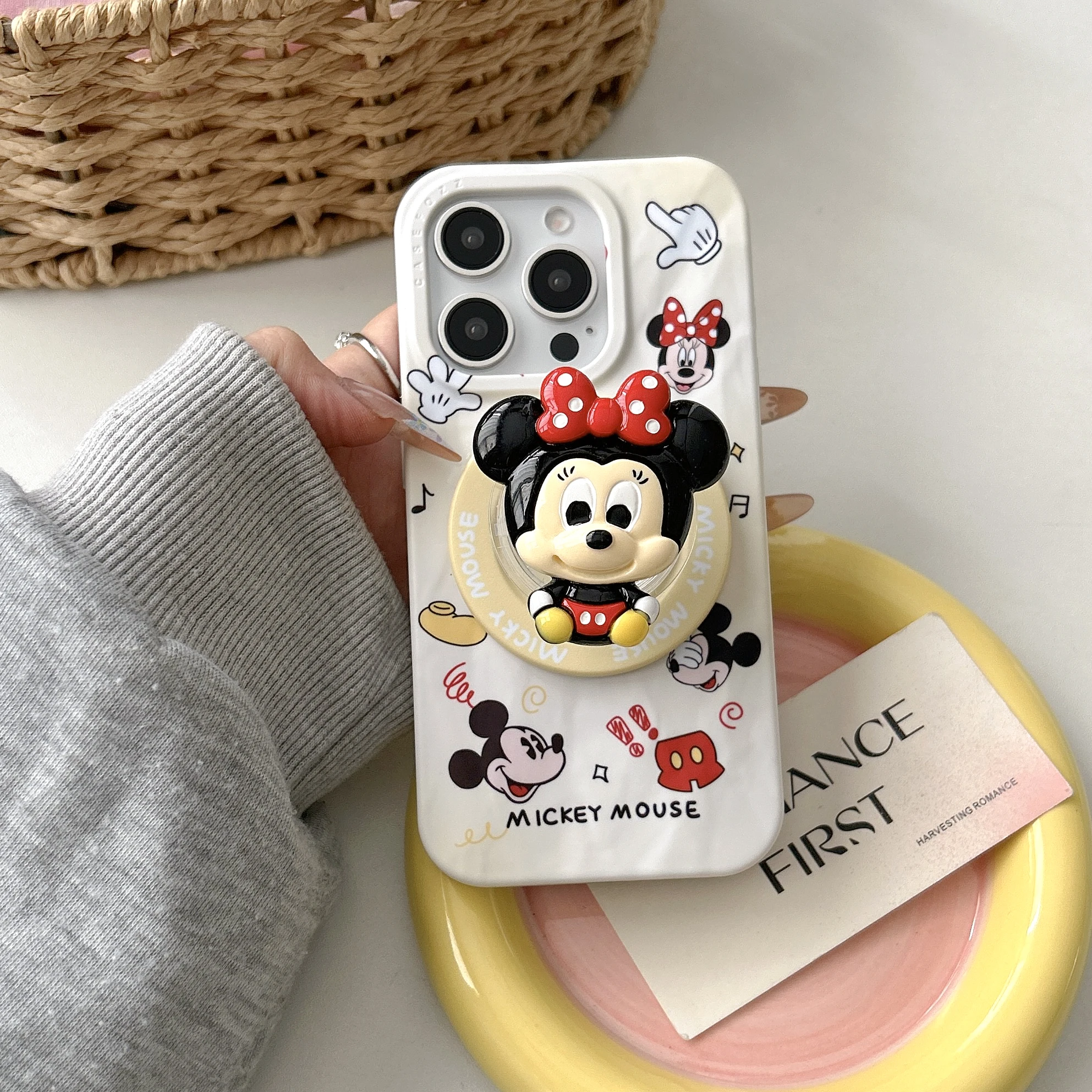 Preferred Gift Ultra-Thin Suction Magnet Sanrio Super Cute Full Screen Hello Kitty For iPhone16 13 14 15 Pro Max Anti Drop Case