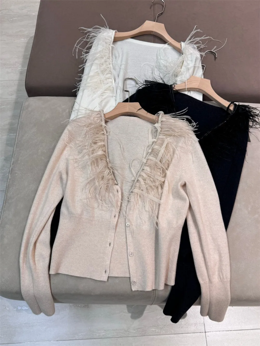 Women's Cardigan V-neck Long-Sleeved Beaded Feather Decor Knitted Cashmere Sweater