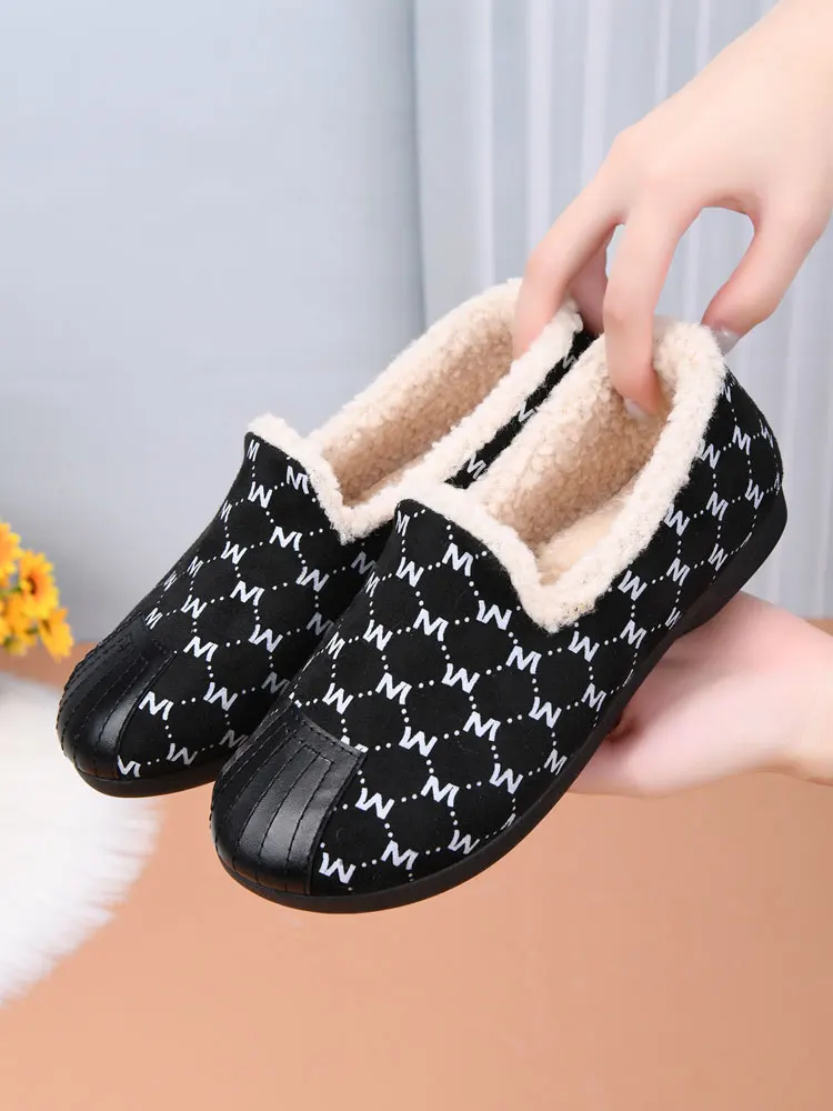 2024 New Old Beijing Second Cotton-padded Shoes Women Winter Outer Wear Moccosins Fleece-lined Warm Slip-on Mother Cotton-pad...