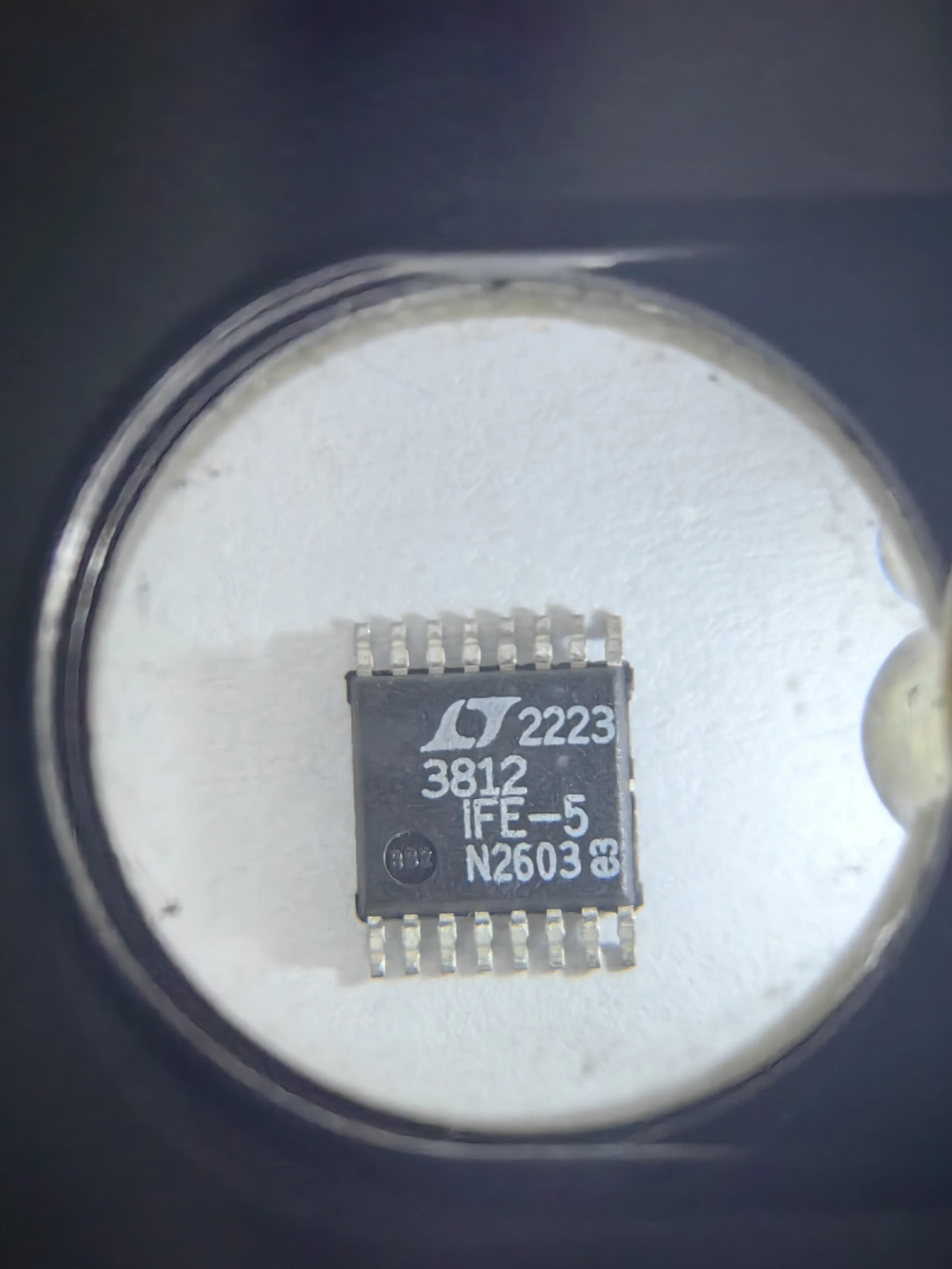 LTC3812EFE-5 LTC3812IFE-5 LTC3812 - 60V Current Mode Synchronous Switching Regulator Controller