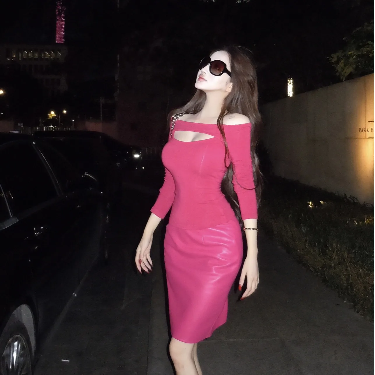 

Сексуальная шикарная облегающая кожаная юбка в стиле ретро, женская мода, осень-зима, Новое поступление, длинный топ свека, комплект с юбкой