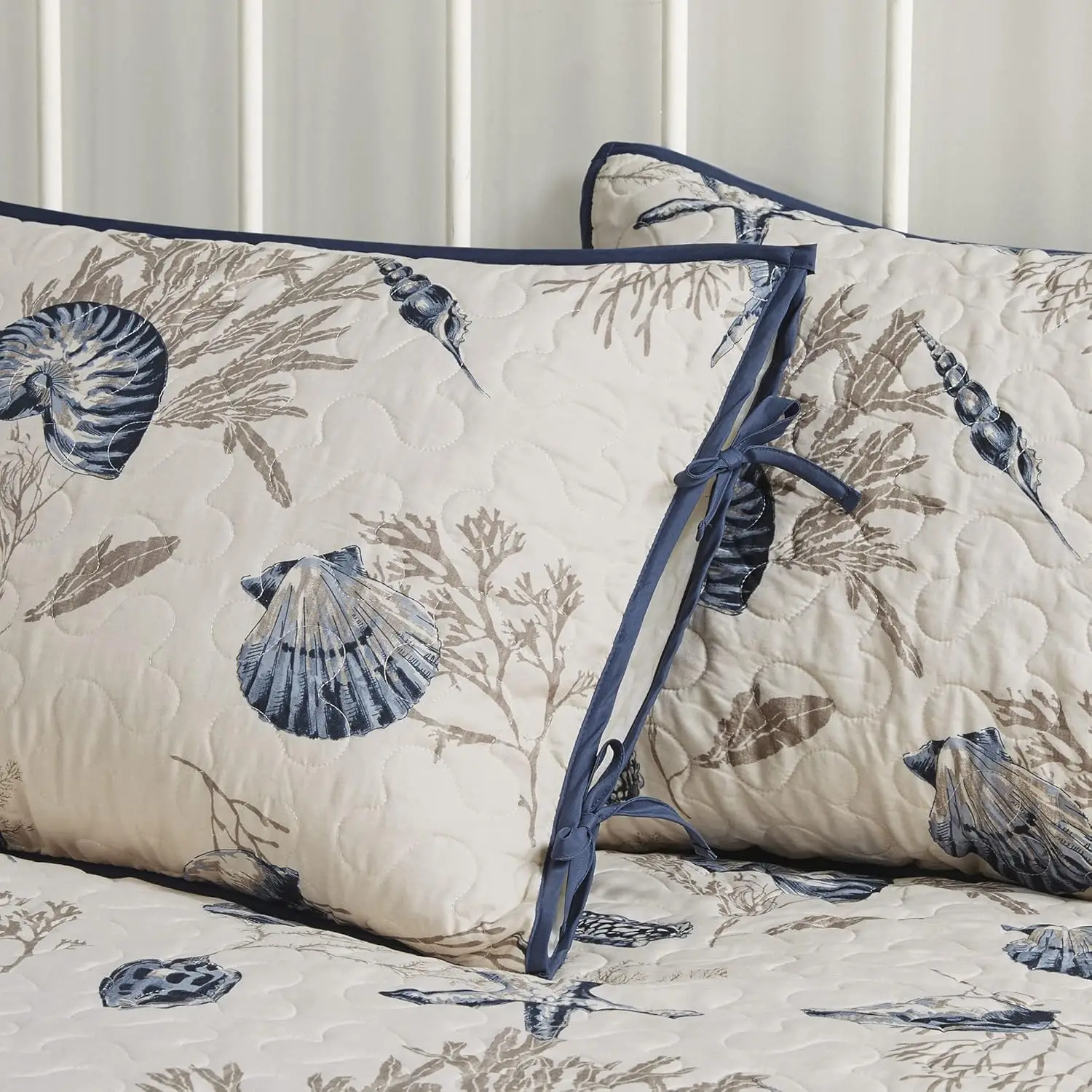 

Madison Park Daybed Cover Double Sided Quilting Casual Design All Season Bedding Set With Bedskirt, Matching Shams, Decorative