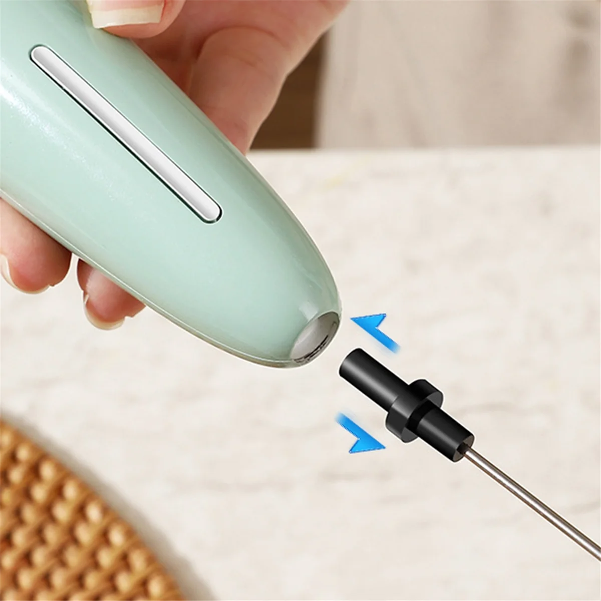 رغوة الحليب الكهربائية لصانع رغوة القهوة المحمولة - مضرب البيض الكهربائي المحمول مع حامل B