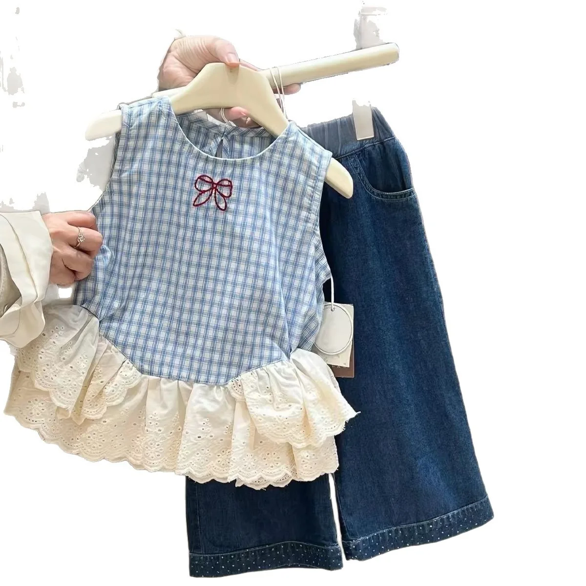 2026 New Spring Summer Girls 2 Piece Set European Style Crew Neck Flutter Sleeve Solid 3D Floral Top  Shorts for 100-140cm