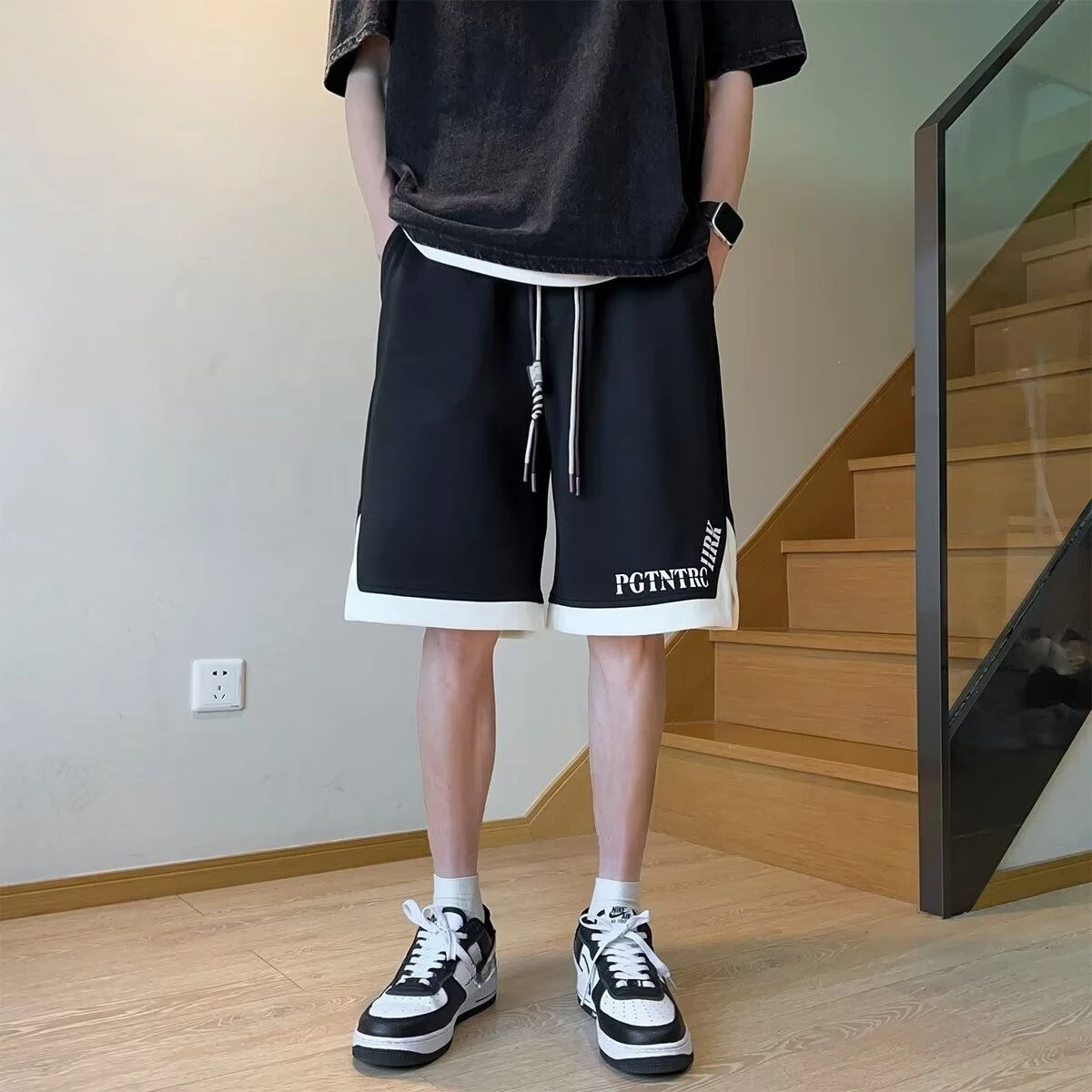 

Мужские шорты-бермуды, мужские шорты-бермуды, мешковатые, контрастного цвета, на шнурке, тонкие, роскошные, модные, новые брюки, 2025XL