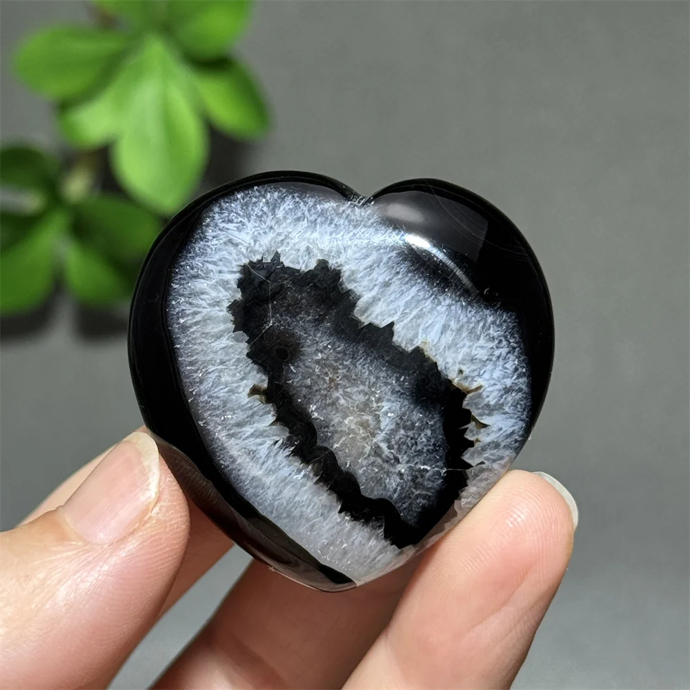 Natural Black Agate Heart-Shaped Mineral Crystal Home Decoration Holiday Gift Reiki Healing Spiritual Meditation Witchcraft Gem