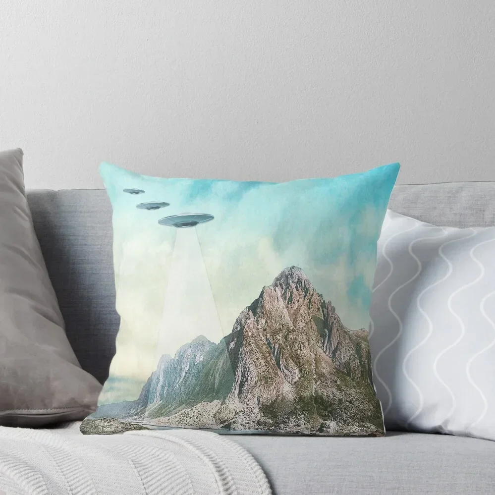 

Mass Sighting Throw Pillow Luxury Cushion Cover Christmas Pillowcase autumn pillowcase pillow