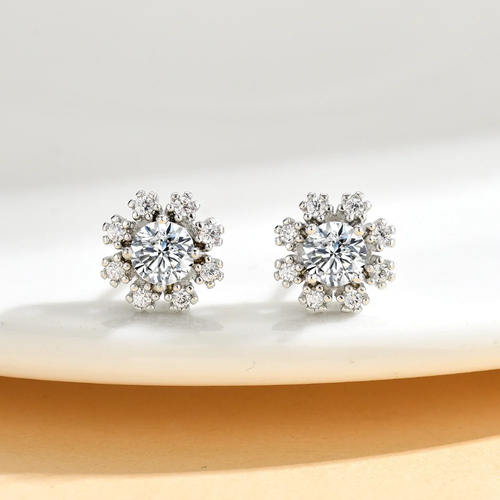 

New pure silver needle four-prong stud earrings 50 points Moissanite simulated diamond earrings round bag MJZ-63