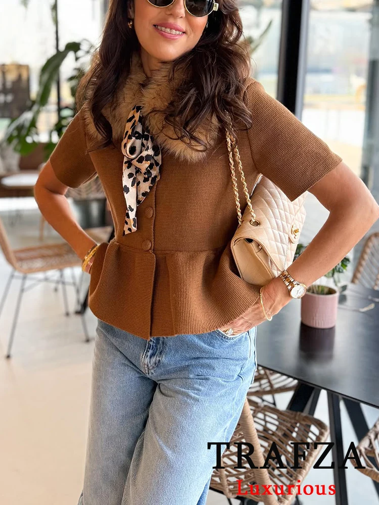 

TRAFZA Vintage Casual Chic Women Sweater Brown Solid Turn-down Collar Short Sleeve Fold Knitted New Fashion 2025 Spring Sweaters