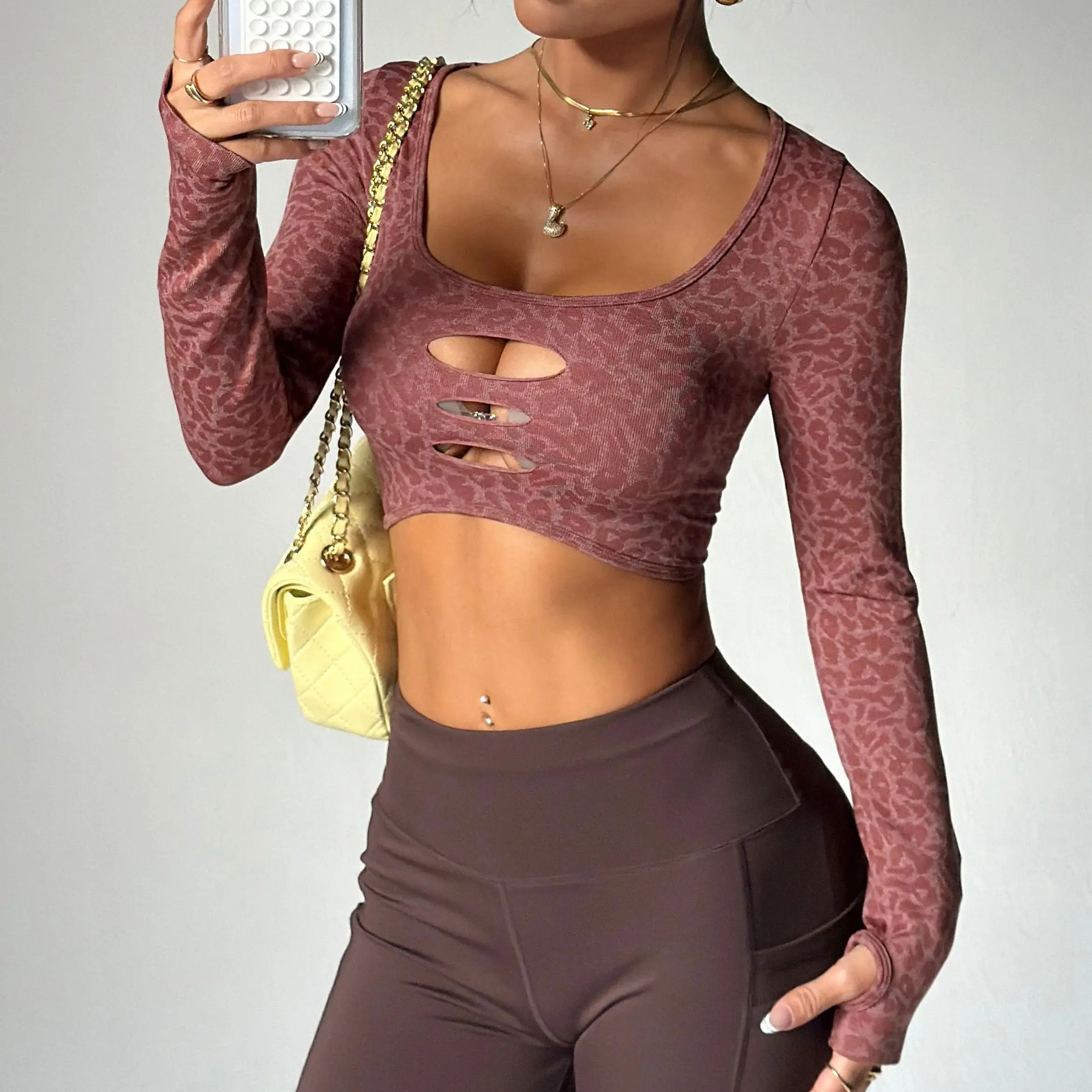 

Новая женская спортивная кофта с вырезами, сексуальный стиль, леопардовый принт, длинный рукав, для йоги, фитнеса и активного отдыха.