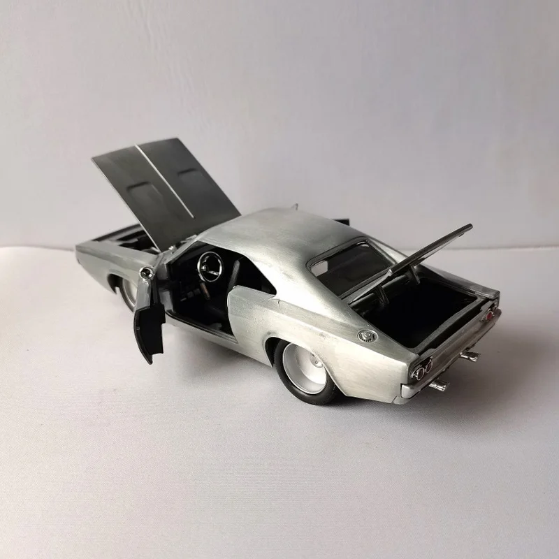 JADA Schaal 1:24 Legering Oplader 1968 Metaal Geborsteld Spier Auto Diecast Miniatuur Speelgoedauto Simulatie Klassiek Model Souvenir Display
