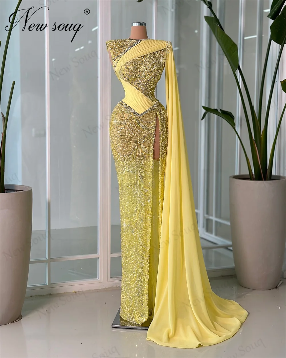 New Elegant Yellow Beaded Evening Dresses With Slit Sleeves Dubai Couture Mermaid Party Dress For Wedding Engagement Dress 2025