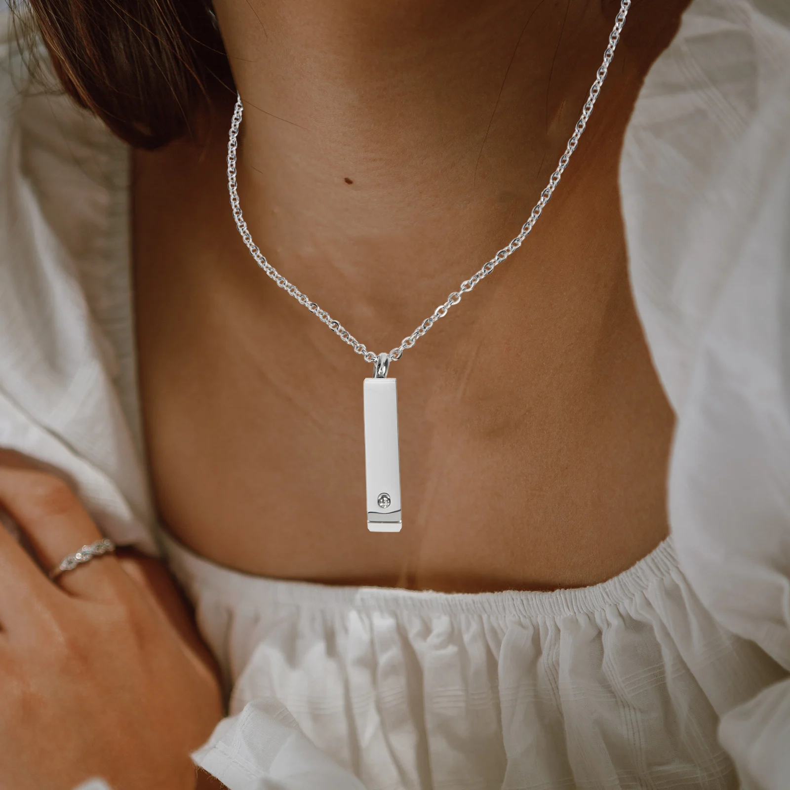 

1Set Urn Necklace Stainless Steel Cylinder Cremation Pendant Memorial Keepsake for Ashes Pet Hair Perfume Filling Funnel