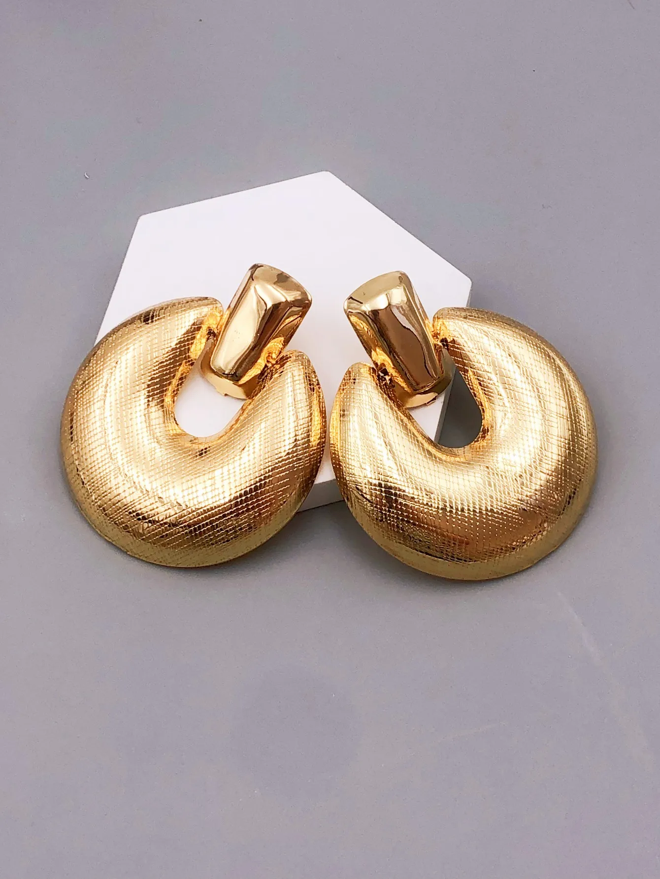 

Fashionable Half-circle Pattern Earrings in Golden Color - Unique and Trendy Jewelry