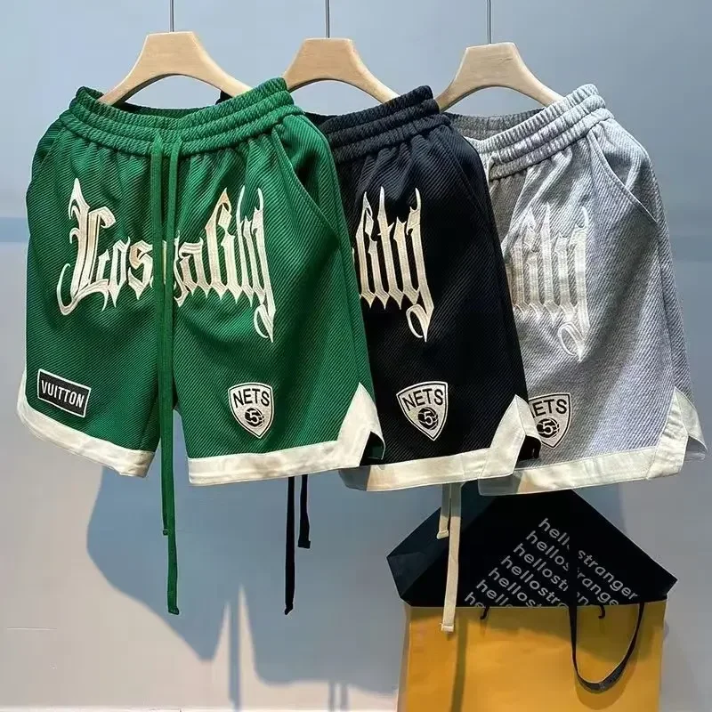 Shorts masculinos bordados na moda coreana, shorts esportivos com letra Harajuku, roupas casuais masculinas, streetwear verão, 2024