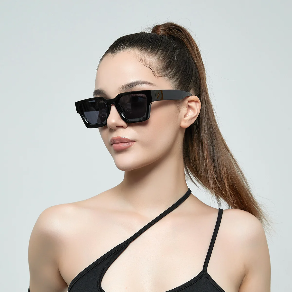 Gafas estrechas Marco rectangular Tendencia personalizada Estilo femenino Ins Versátil Nuevas gafas de sol Hombre