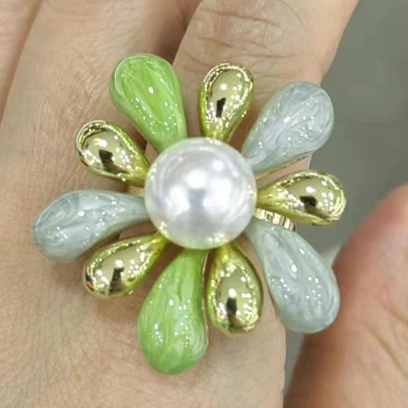 Womens Elegant 18K Gold Plated Rings Unique Design Best Selling Ring Jewelry Suitable for All Kinds of Party Rings Free Shipping