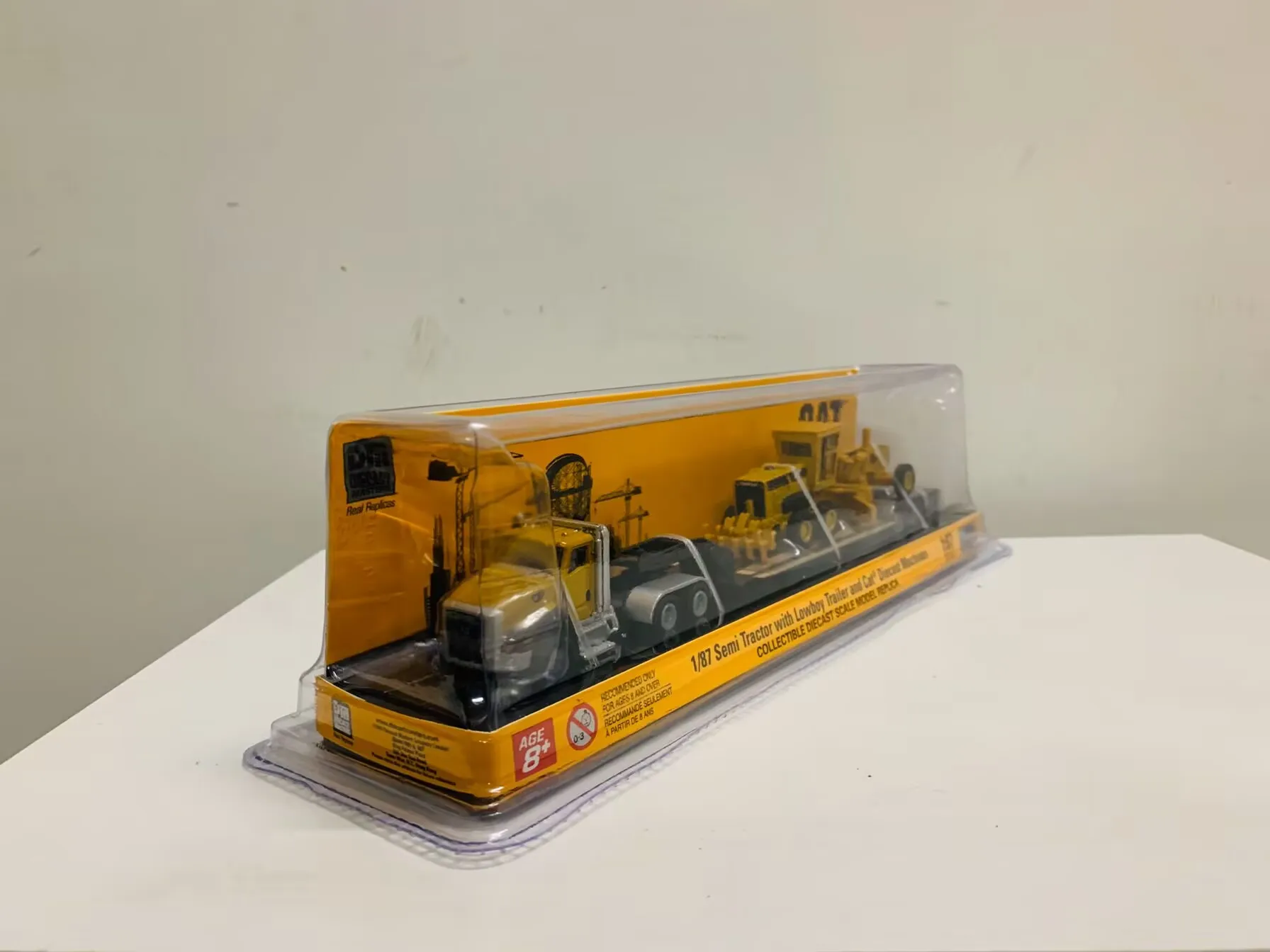 4 kleuren! DM Semi Tractor Met L0wb0y Trailer & 163H Motor Grader DieCast Machines 1/87 DieCast Masters 84414 Gift Model