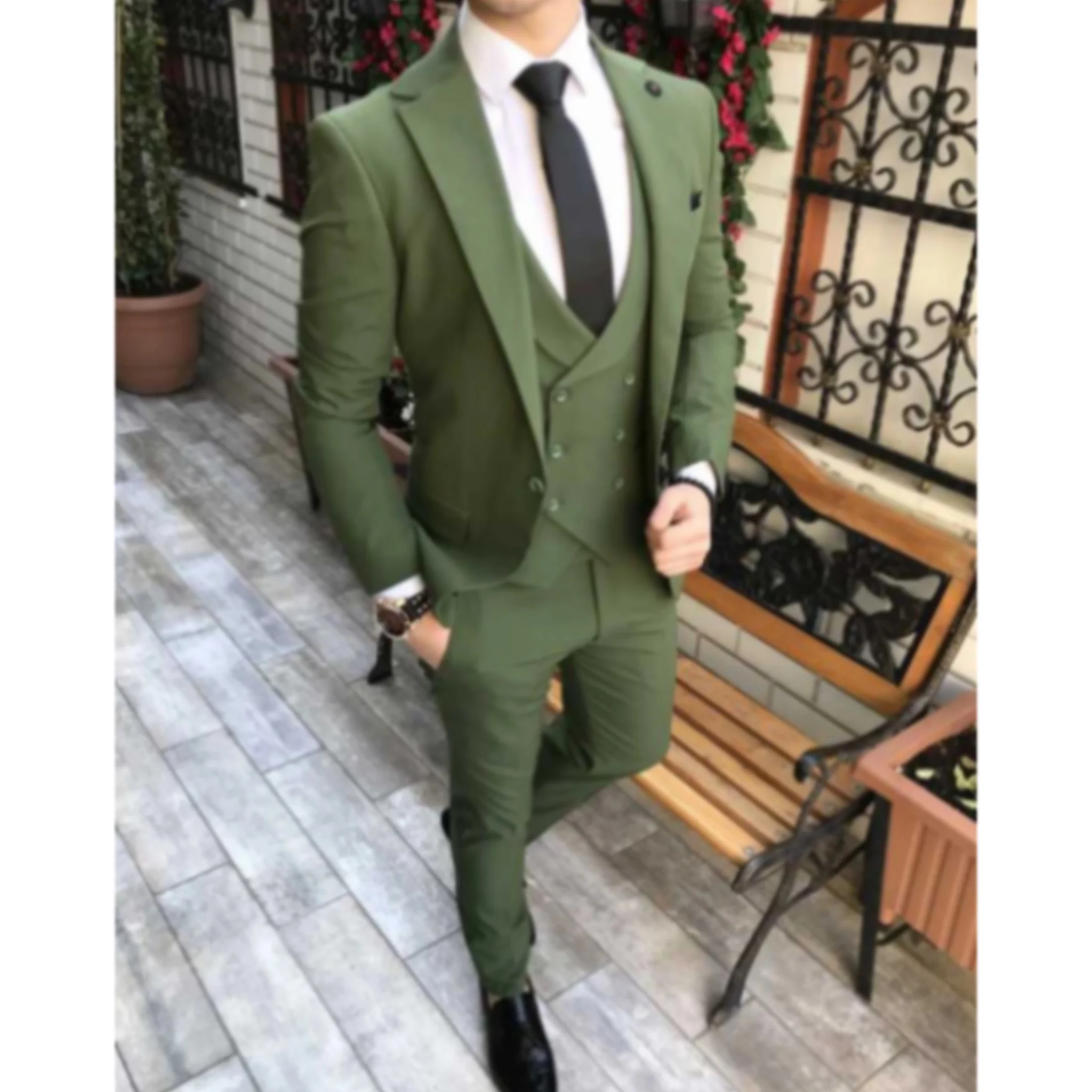 

2023 Custom Men Suit Olive Green Groom Tuxedo Lapel Groomsmen Wedding Groomsmen 3 Pieces