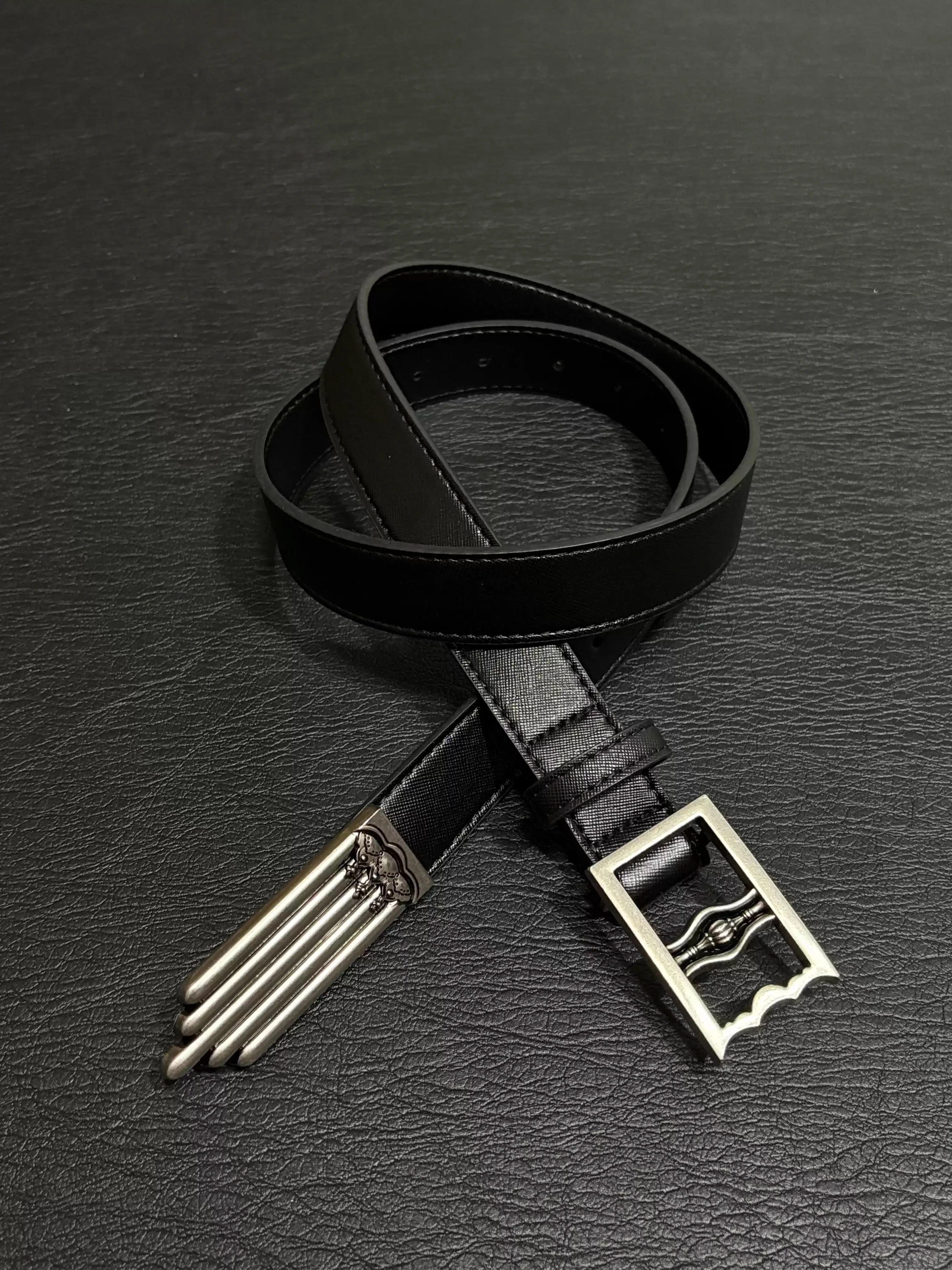 

Темный простой узкий ремень, кожаный ремень с пряжкой из сплава, индивидуальные многофункциональные ретро-аксессуары для мужчин и женщин