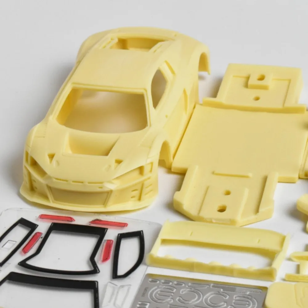 بناء محرك 1:43 R8 تجميع سيارة نموذجية مصنوعة يدويًا من الراتنج القابل للجمع