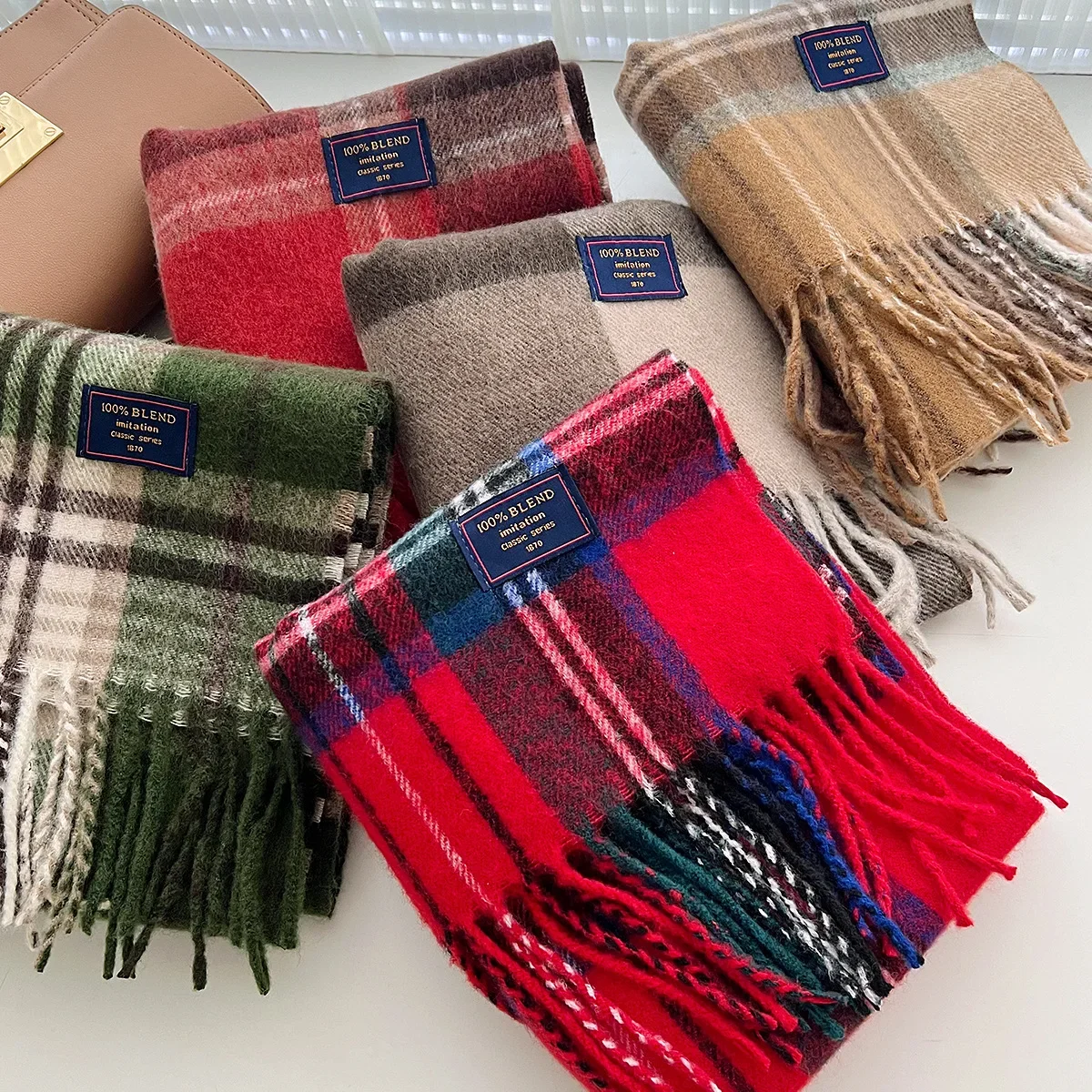 Chic Design Soft Warm Women Scarf Autumn Winter Classic British Imitation Cashmere Muffler Men Plaid Thermal Tassel Shawl Couple