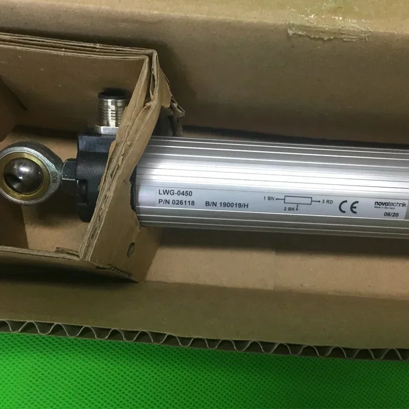 

Novotechnik LWG-0450 Потенциометрический преобразователь серии LWG с поворотной головкой, крепление до 750 мм, новая и оригинальная на складе