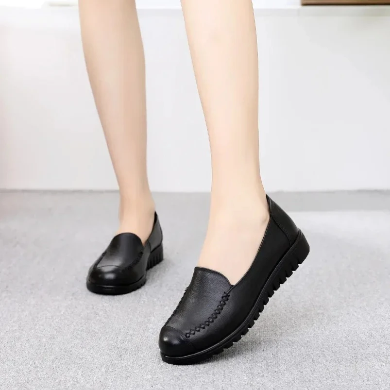 

2025 г., новые кожаные туфли на плоском каблуке для четырех сезонов, женская обувь на плоской подошве, повседневная удобная женская обувь