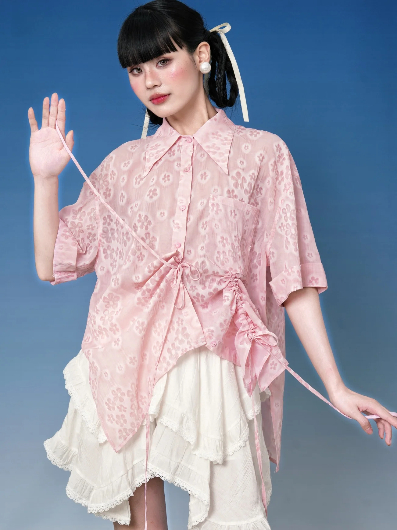 

Оригинальный дизайн, розовый цветочный принт, асимметричная женская рубашка с коротким рукавом, летняя свободная рубашка с защитой от ультрафиолета, повседневная рубашка