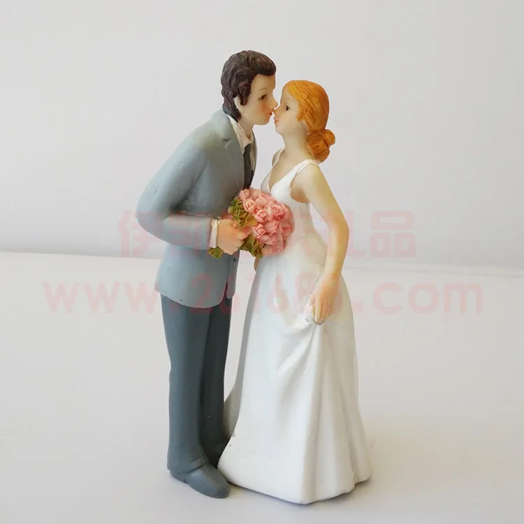 Resin Crafts Attractive Love Wedding Room Decoration Wedding Site Props Resin Doll Dolls