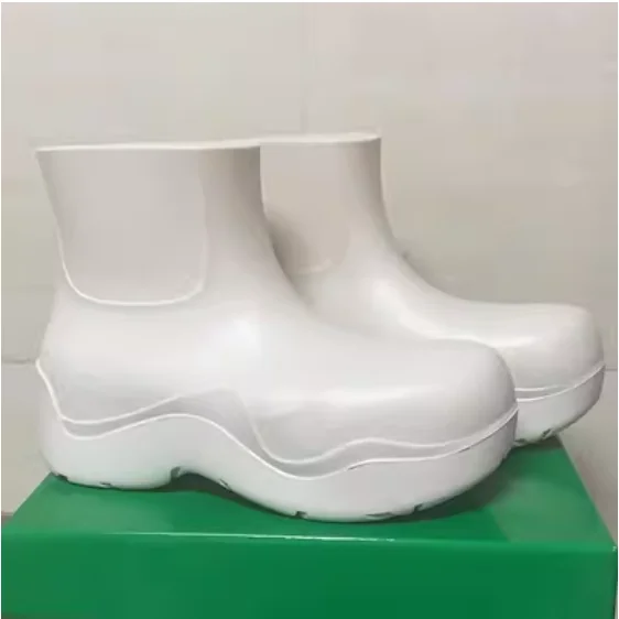Casual Design wewnętrzny obcas gumowe buty śniegowe modne botki z okrągłym czubkiem 2024 wsuwane buty damskie Chelsea