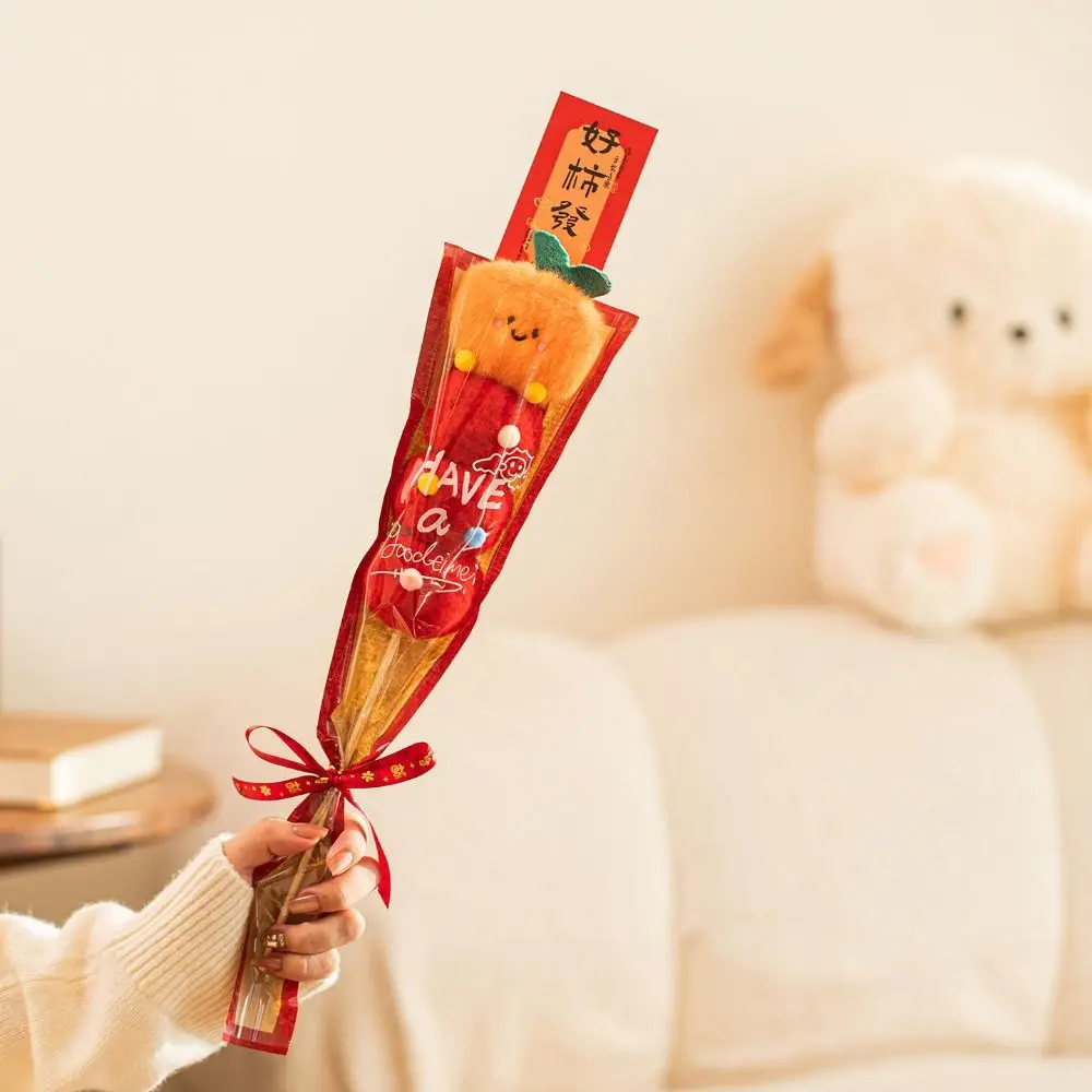 صور الدعائم الإبداعية السنة الجديدة ألعاب من نسيج مخملي مضحك لطيف Tanghulu دمية محشوة الأحمر جو احتفالي الجليد الحلوى القرع باقات لعبة أطفال #2